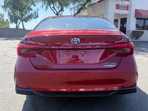 Used 2019 Toyota Avalon Limited w/ Advanced Safety Package FWD image 4