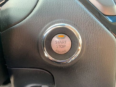 Used 2015 Nissan Pathfinder S AWD/4WD image 24