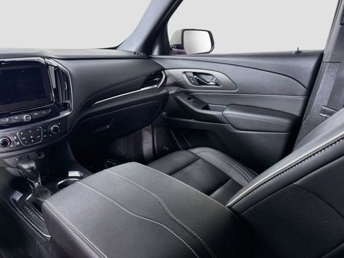 Used 2022 Chevrolet Traverse Premier FWD image 24