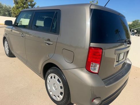 Used 2013 Scion xB FWD image 11