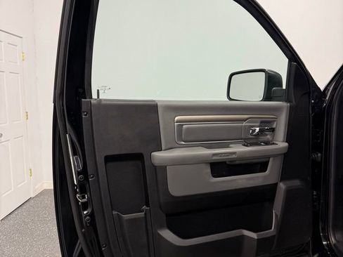 Used 2014 RAM 1500 Express image 19