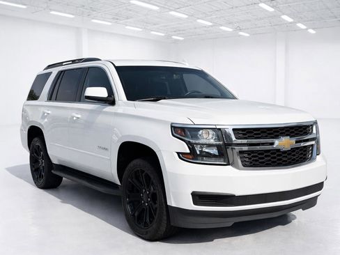 Used 2018 Chevrolet Tahoe LS w/ All-Season Package image 4