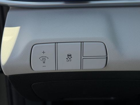 New 2026 Hyundai Elantra Limited image 16