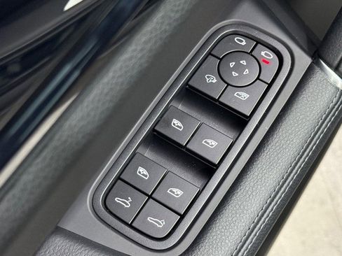 Certified 2023 Porsche Cayenne S image 25