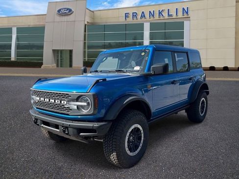 New 2026 Ford Bronco Badlands w/ Sasquatch Package AWD/4WD image 3