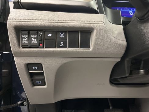 Used 2023 Honda Odyssey EX-L image 12