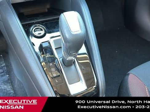 New 2025 Nissan Versa SR w/ Trunk Package image 16