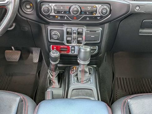 Used 2021 Jeep Gladiator Rubicon AWD/4WD image 19