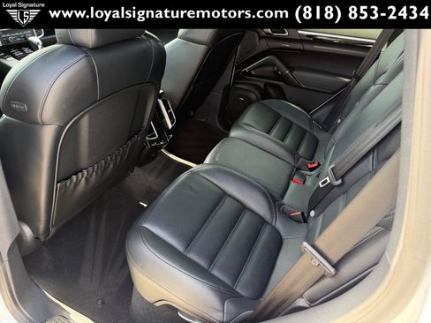 Used 2014 Porsche Cayenne Platinum Edition AWD/4WD image 14