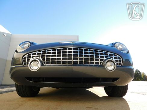 Used 2003 Ford Thunderbird image 18
