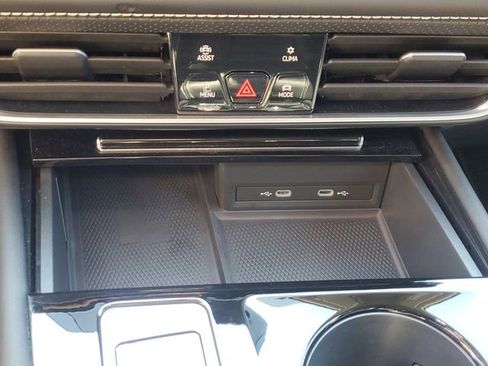 Used 2024 Volkswagen Atlas SE image 21