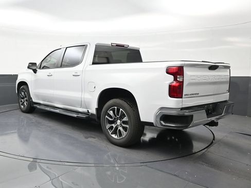 Used 2022 Chevrolet Silverado 1500 LT RWD image 3