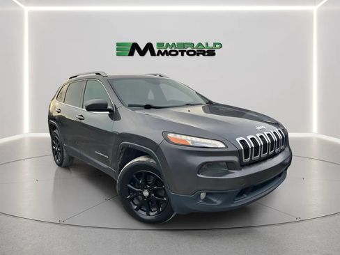 Used 2016 Jeep Cherokee Latitude image 1