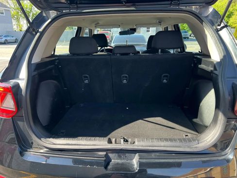 Used 2020 Hyundai Venue SE FWD image 10