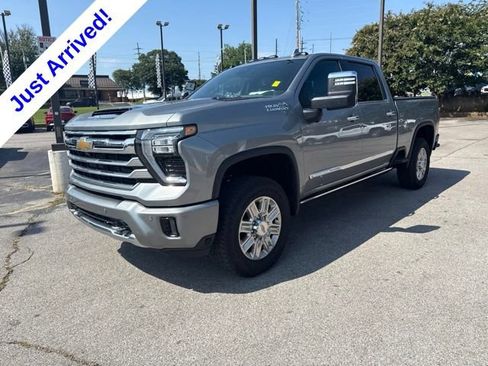 Used 2025 Chevrolet Silverado 2500 High Country w/ Technology Package AWD/4WD image 7