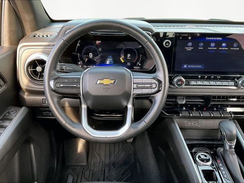 Used 2024 Chevrolet Colorado LT w/ LT Convenience Package image 8