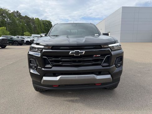 Used 2023 Chevrolet Colorado Z71 w/ Z71 Convenience Package 2 AWD/4WD image 2