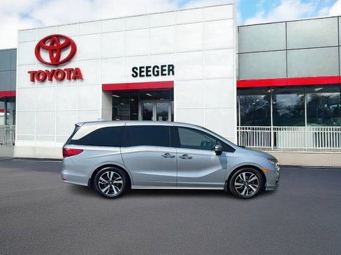 Used 2019 Honda Odyssey Elite image 2