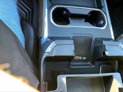 Used 2024 Chevrolet Silverado 2500 High Country w/ High Country Premium Package image 27