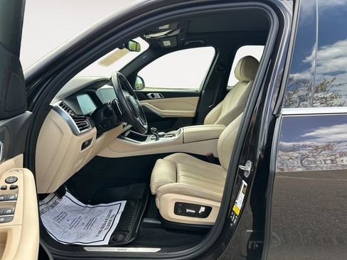 Used 2022 BMW X5 xDrive40i w/ Premium Package AWD/4WD image 11