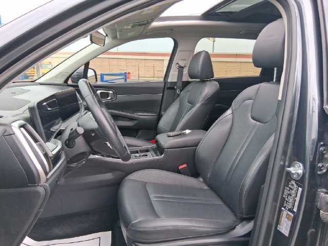 Used 2024 Kia Sorento S w/ Panoramic Sunroof Package FWD image 15