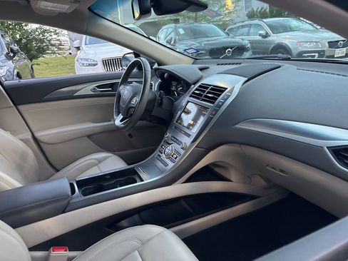 Used 2019 Lincoln MKZ Premiere image 13