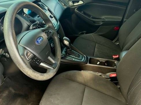 Used 2017 Ford Focus SE FWD image 14