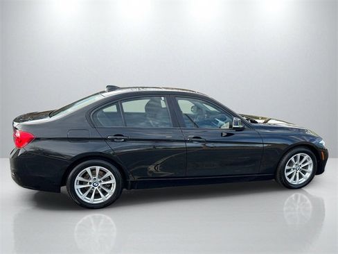 Used 2018 BMW 320i Sedan w/ Convenience Package image 8
