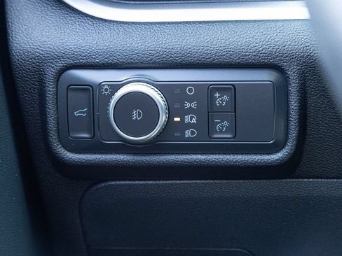 Used 2022 Ford Explorer XLT w/ Equipment Group 202A AWD/4WD image 19