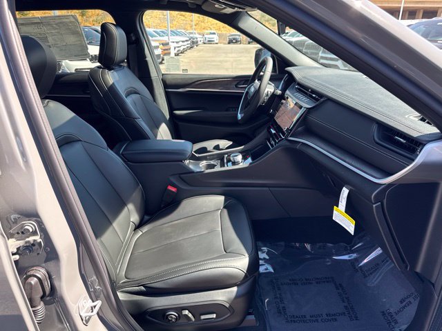 New 2027 Jeep Grand Cherokee L Limited w/ Limited Altitude Package RWD image 30