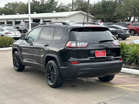 Used 2023 Jeep Cherokee Altitude Lux image 5