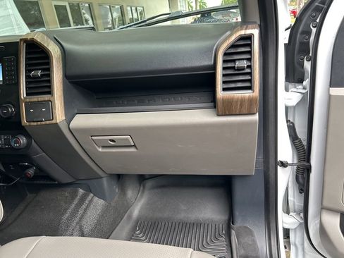 Used 2022 Ford F250 XL w/ Power Equipment Group image 22