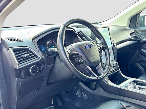 Used 2024 Ford Edge SEL AWD/4WD image 9