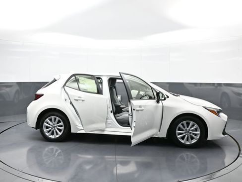 New 2025 Toyota Corolla SE image 41