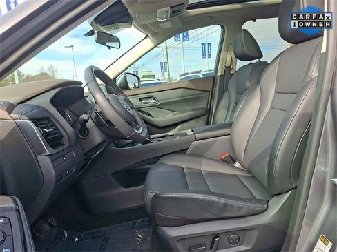 Used 2022 Nissan Rogue SV w/ SV Premium Package image 13