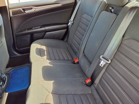 Used 2020 Ford Fusion SE image 6