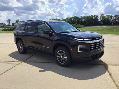 New 2026 Chevrolet Traverse LT w/ Driver Confidence Package image 1