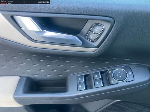 Used 2020 Ford Escape SE FWD image 12