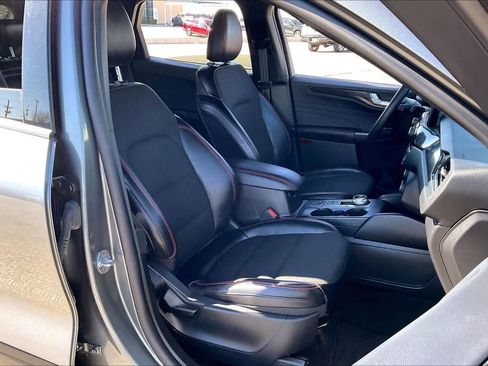 Used 2025 Ford Escape ST-Line image 9