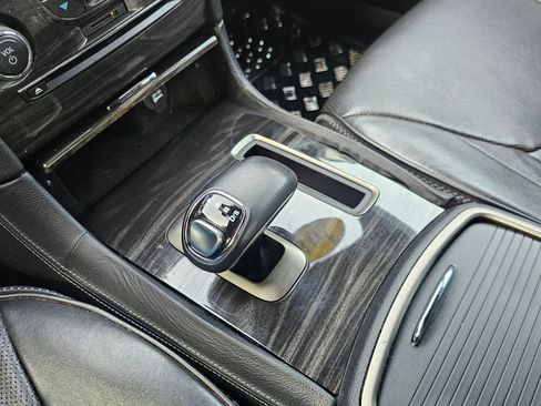 Used 2014 Chrysler 300 C image 25