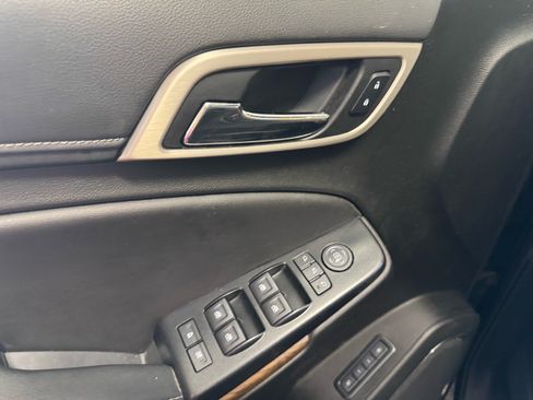 Used 2019 GMC Yukon Denali w/ Denali Ultimate Package AWD/4WD image 20