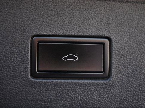 Used 2019 Volkswagen Atlas SEL R-Line image 22