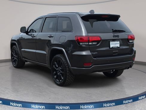 Used 2018 Jeep Grand Cherokee Altitude AWD/4WD image 8