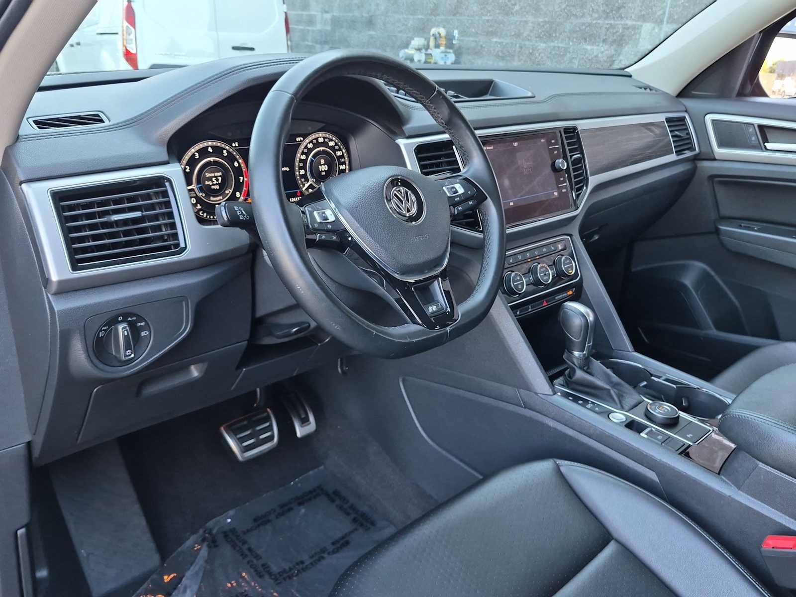 Used 2019 Volkswagen Atlas SEL R-Line AWD/4WD image 10