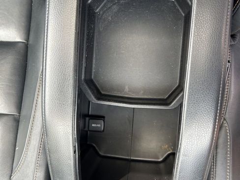 Used 2018 Toyota Highlander XLE AWD/4WD image 28