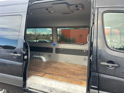Used 2016 Mercedes-Benz Sprinter 2500 image 11