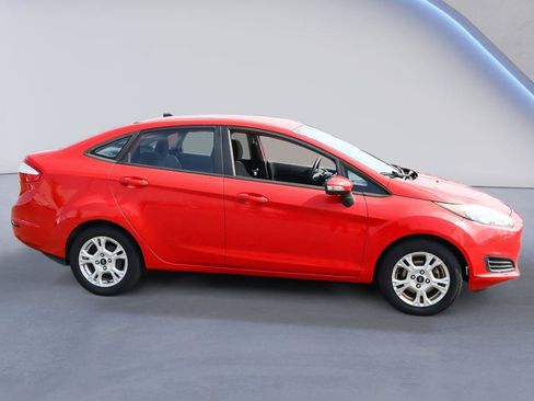 Used 2015 Ford Fiesta SE w/ Comfort Package FWD image 8