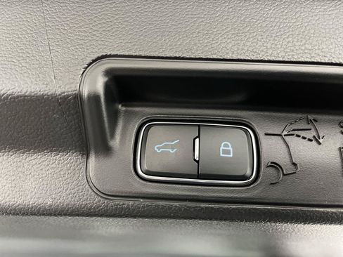Used 2024 Ford Explorer XLT w/ Equipment Group 202A AWD/4WD image 5