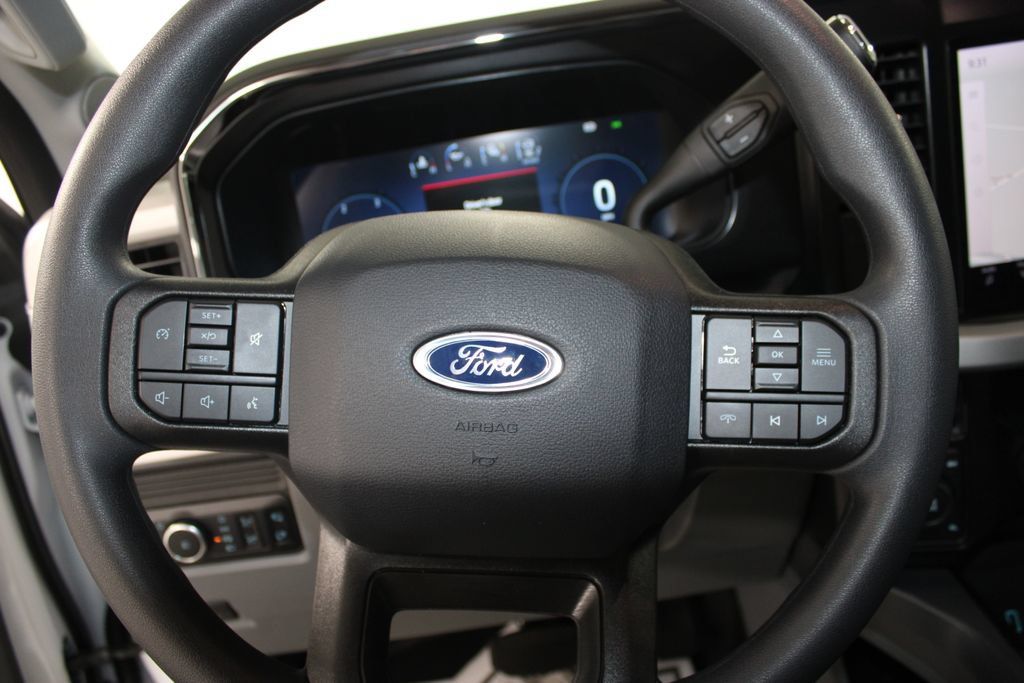 New 2026 Ford F250 XLT w/ XLT Premium Package AWD/4WD image 27