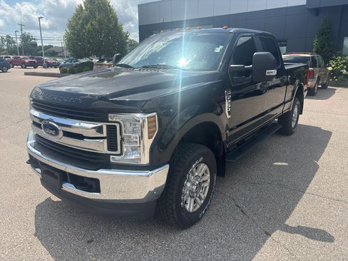 Used 2018 Ford F250 XL w/ STX Appearance Package AWD/4WD image 2